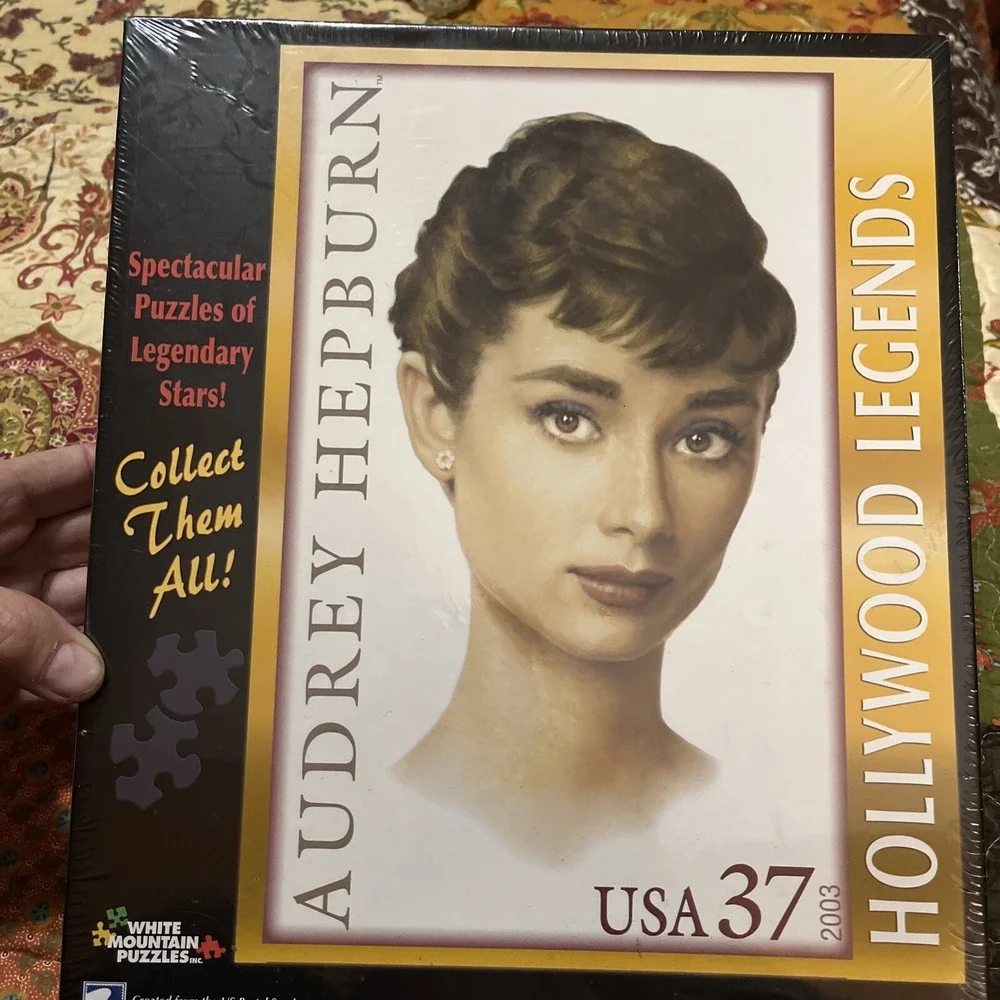White‎ Mountain Puzzles Audrey Hepburn Postage Stamp 1000 Piece Puzzle 27