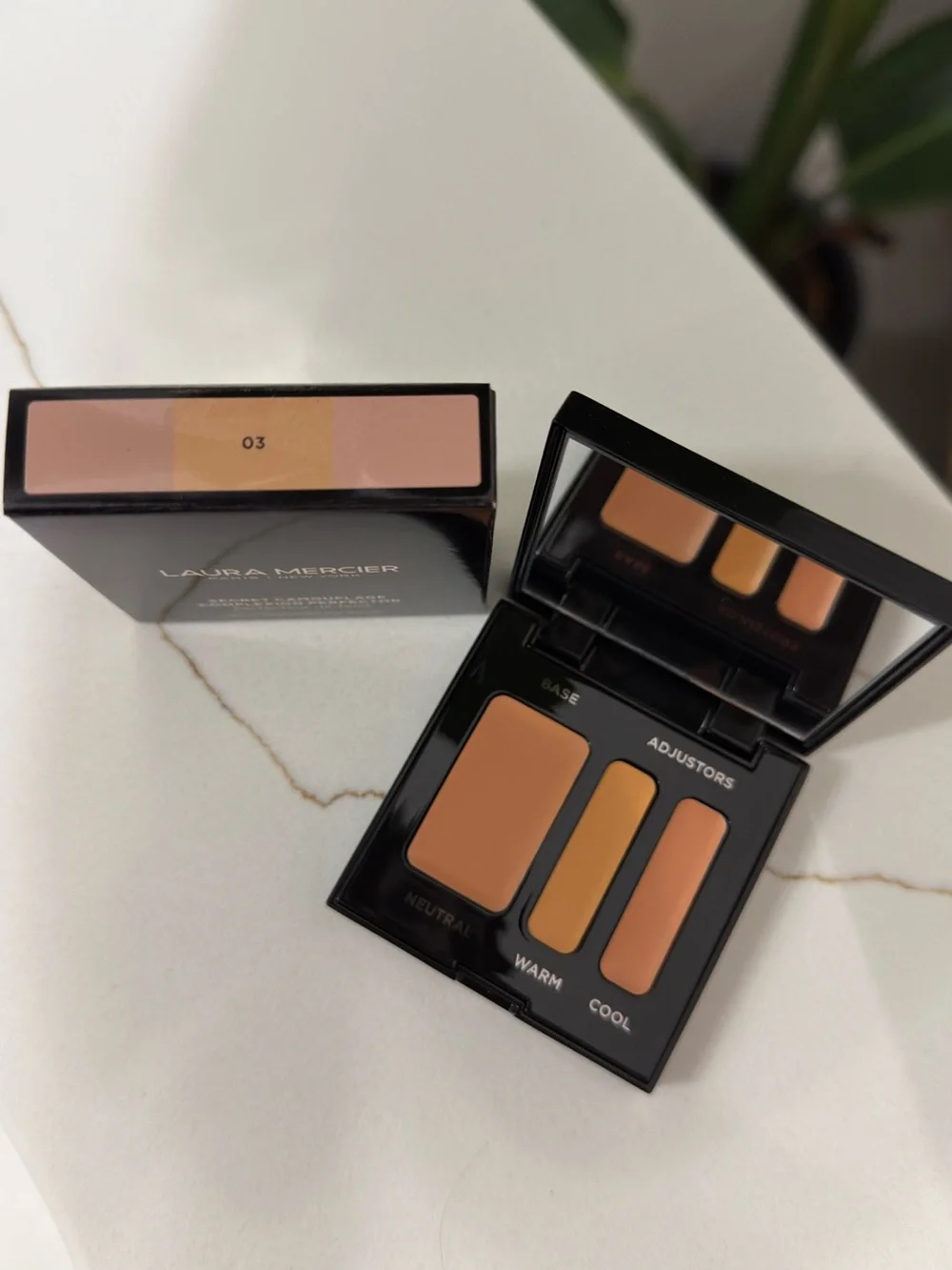 Laura Mercier Secret Camouflage Complexion Perfector - 03 Light Medium