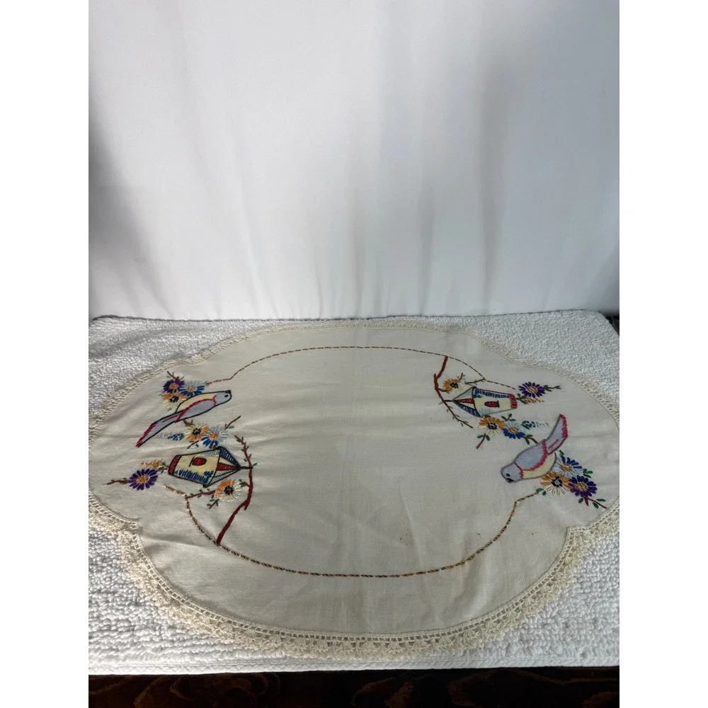 Vintage Embroidered Table Runner Birds Floral Lace Trim‎ Farmhouse Kitchen Decor