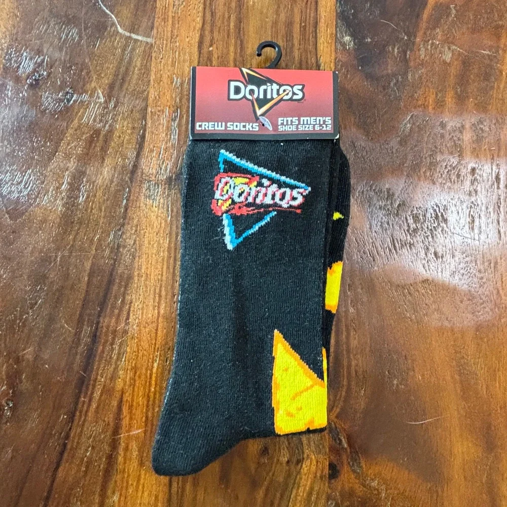 Doritos‎ Mens Crew Socks Black Graphic Nacho Cheese Chip Print Size 6-12 New
