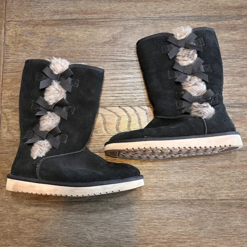 Koolaburra‎ by UGG Gray Suede Boots Faux Fur Bow Detail Winter Boots US 9