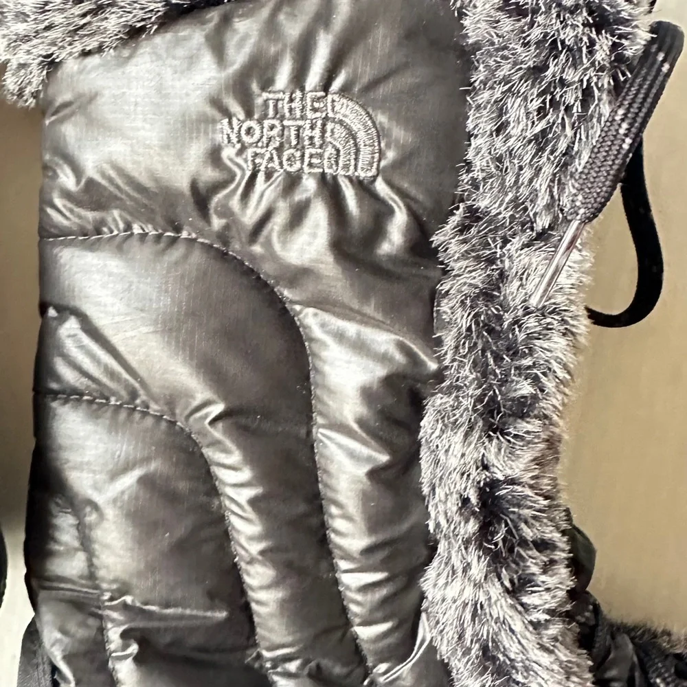The North Face cozy secure lace