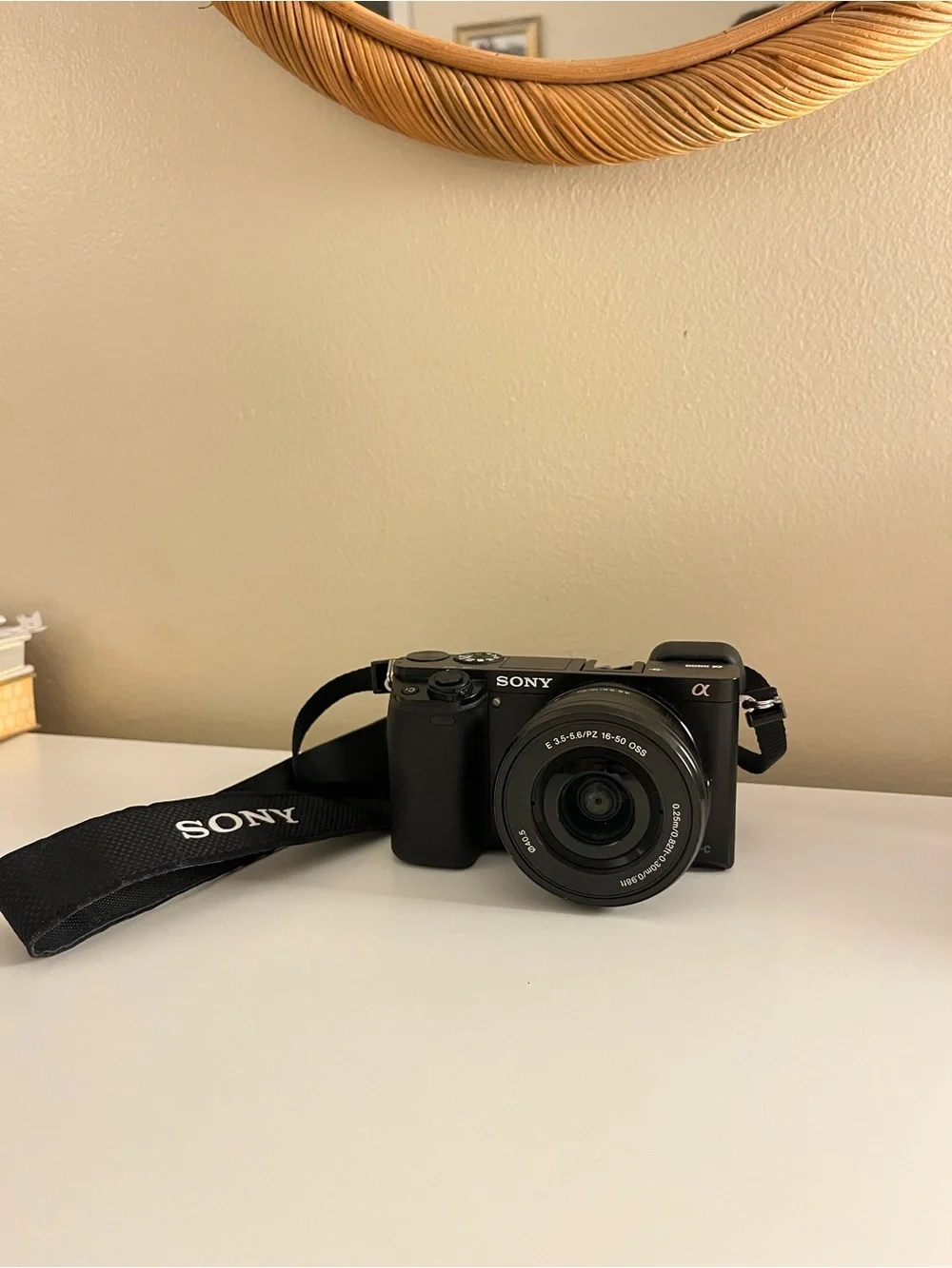 Sony compact mirrorless
