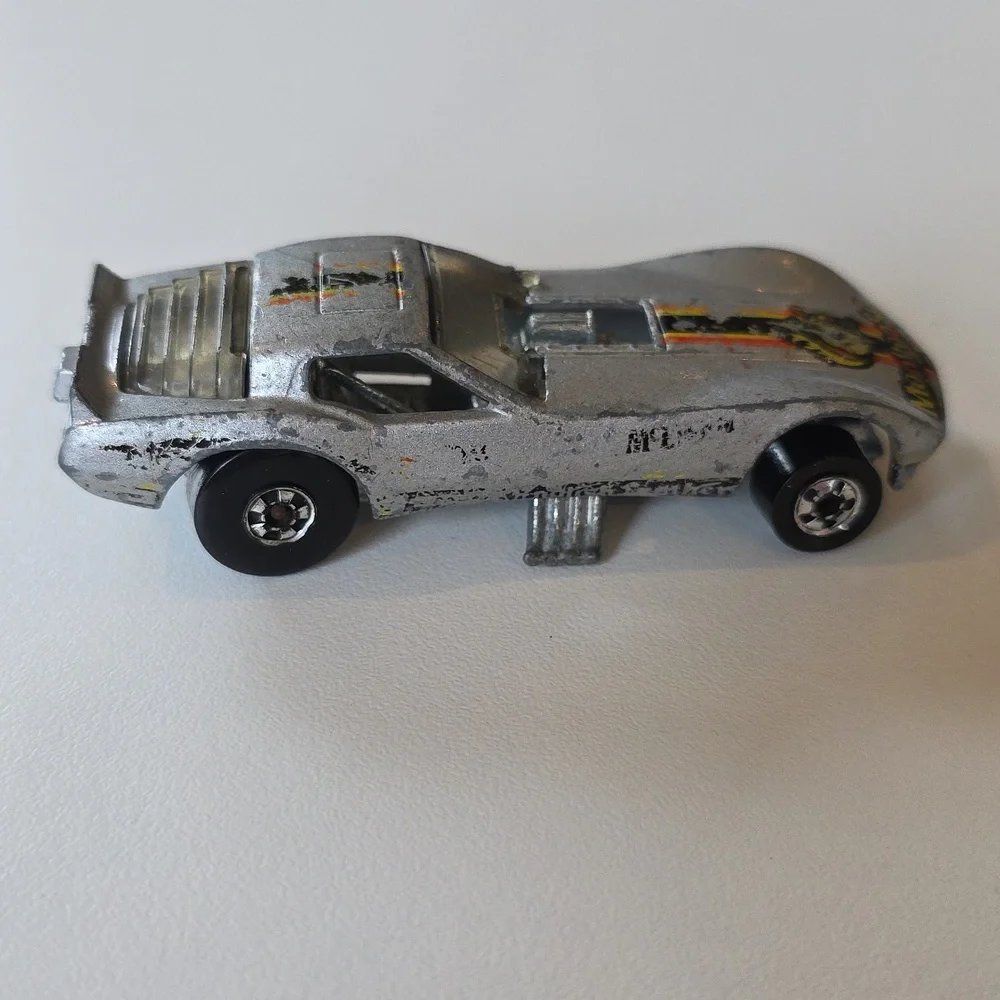 Hot Wheels silver mattel corvette