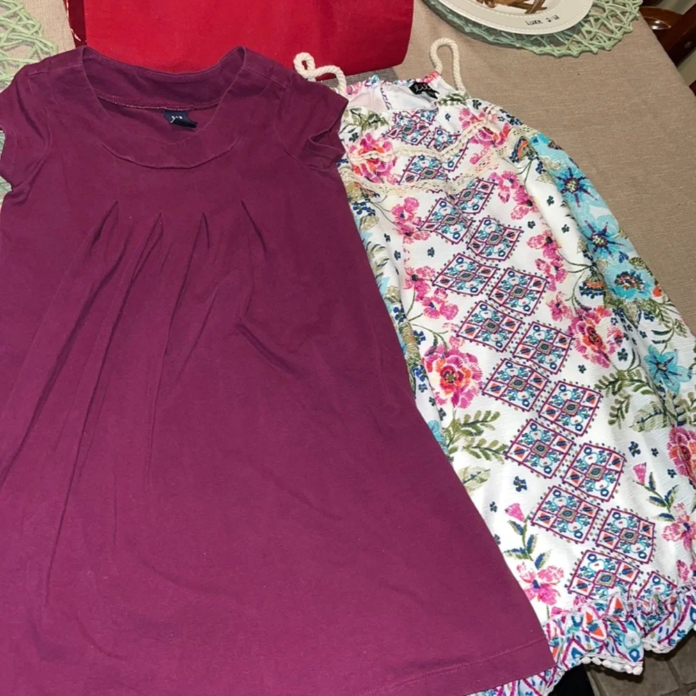 2 Dress Bundle, 1 Gap Burgundy short sleeve & 1 lilt floral sleeveless dress