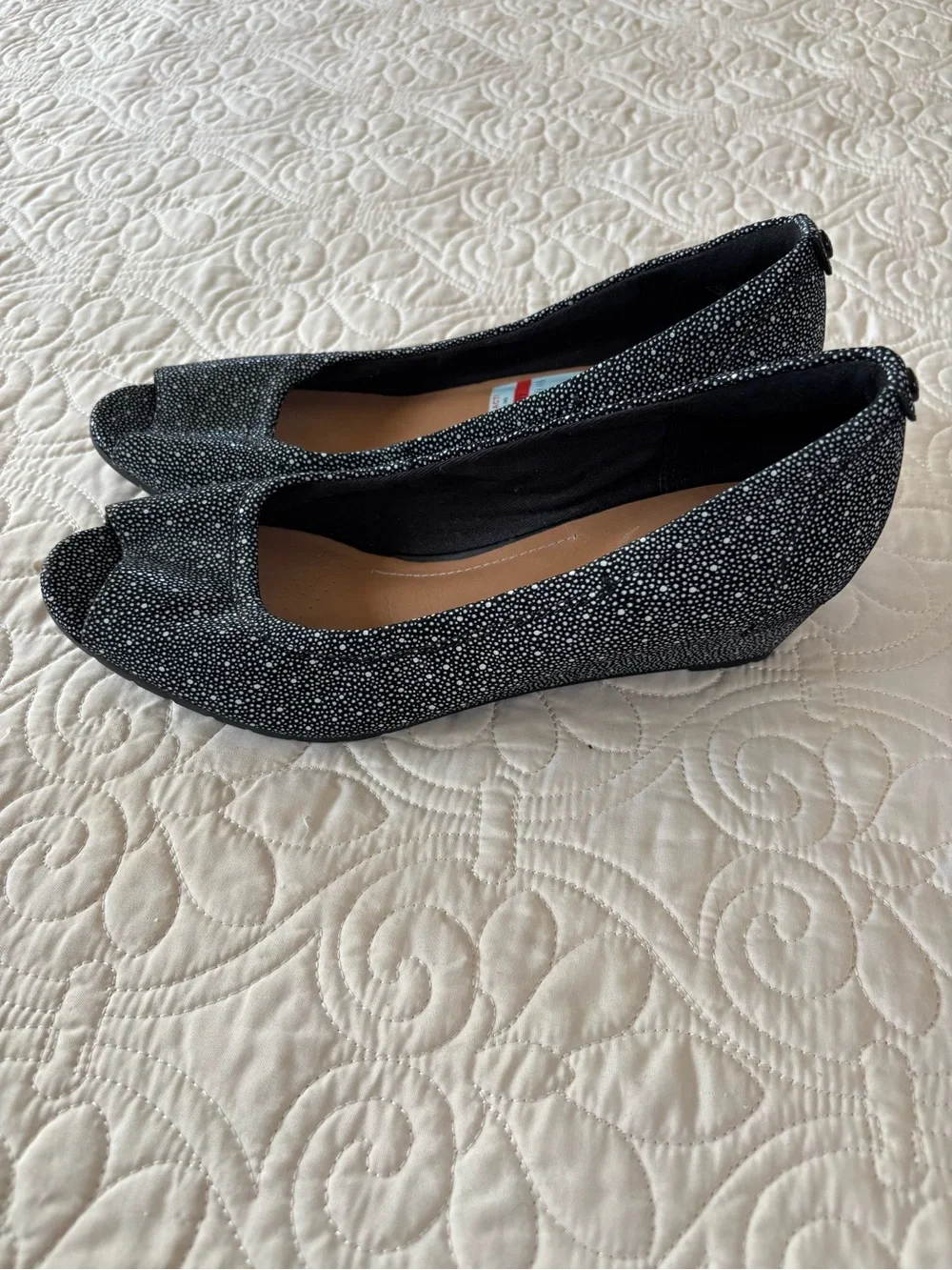 Clarks Black Speckled Vendra Daisy Wedge Peep-Toe Shoes