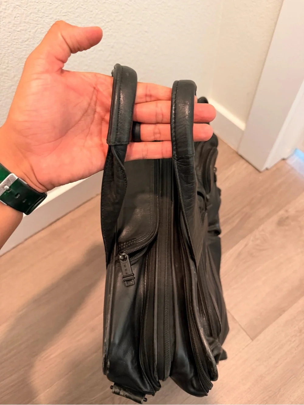 Tumi versatile black