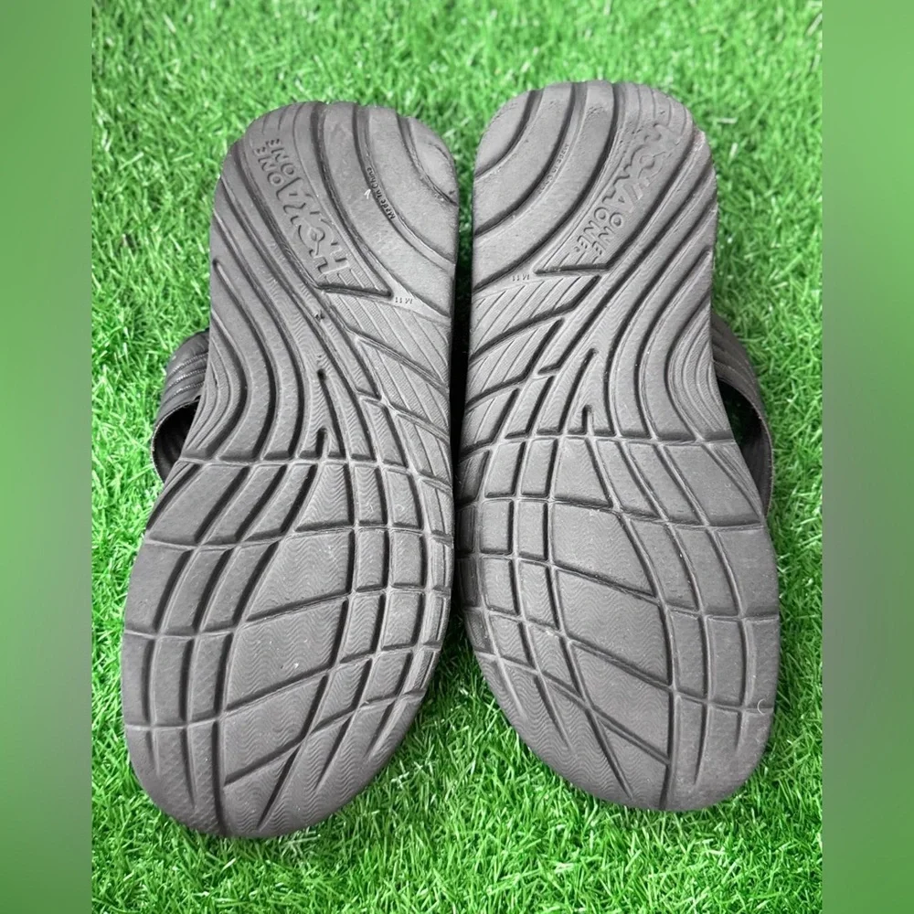 Hoka One One good preowned