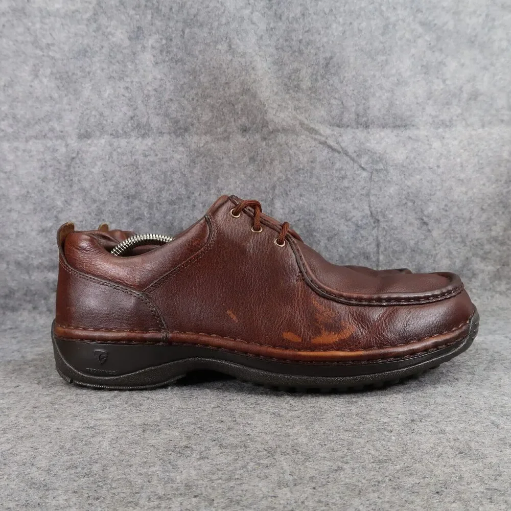 Red Wing Shoes used red