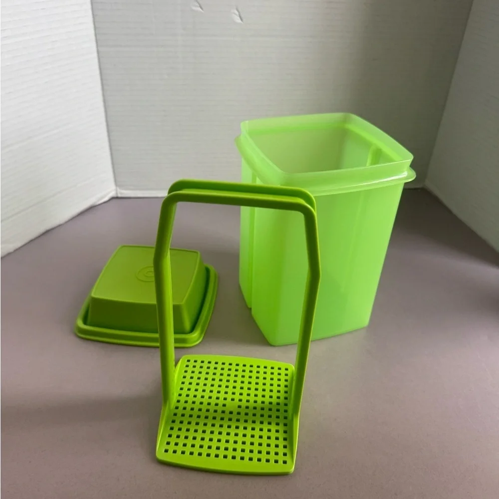Tupperware vibrant green