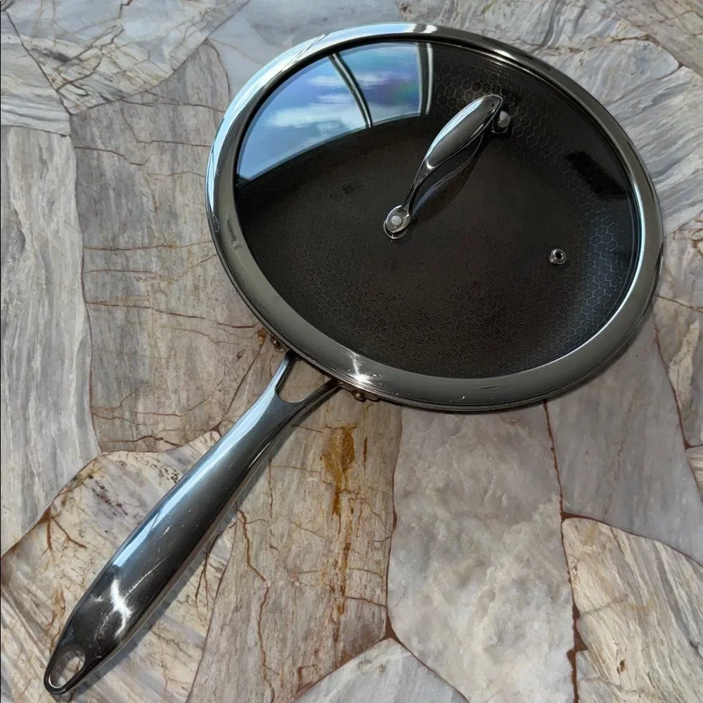 Hybrid & company hexclad pan