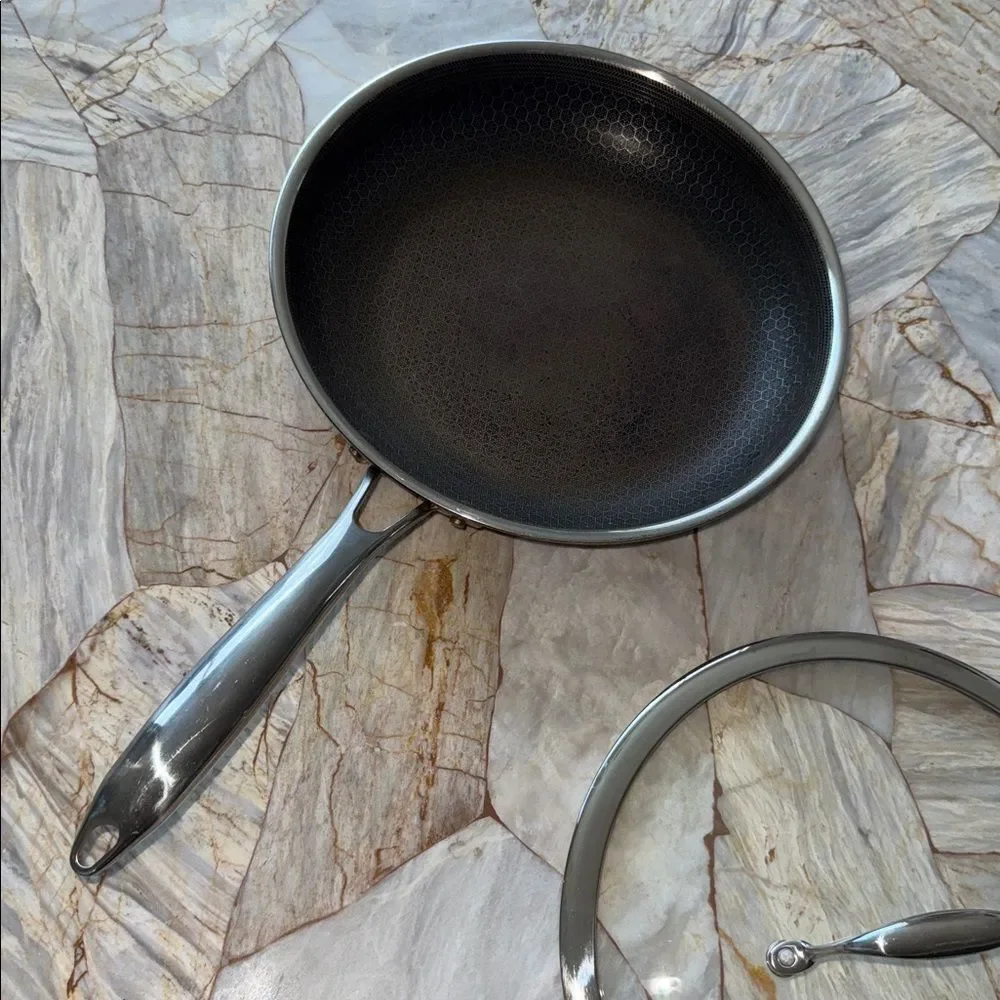 Hybrid & company hexclad pan