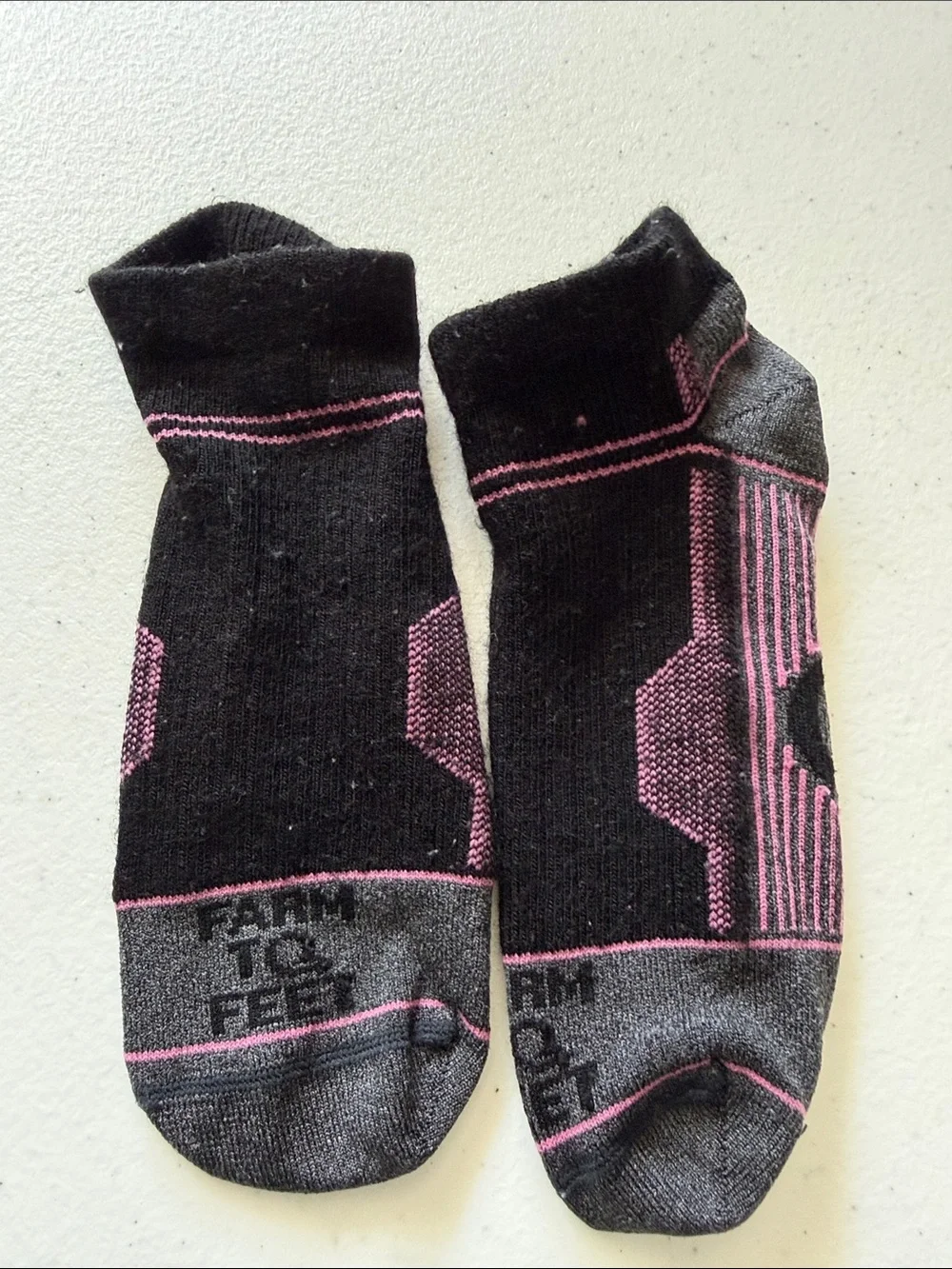 Farm to Feet Wool Blend Black & Pink Athletic Ankle Socks - Size M