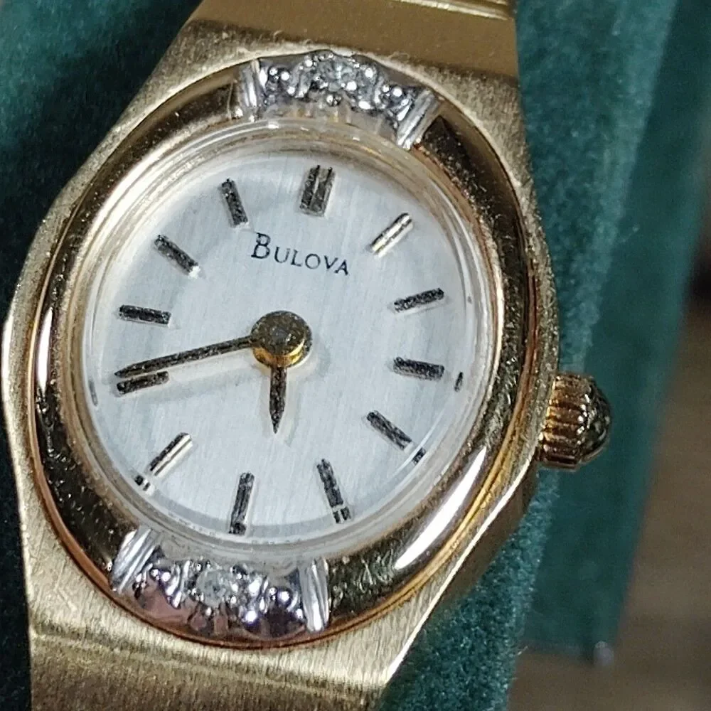 Vintage Bulova Women's Quartz Gold Tone Watch Box Never Used *Engraved
