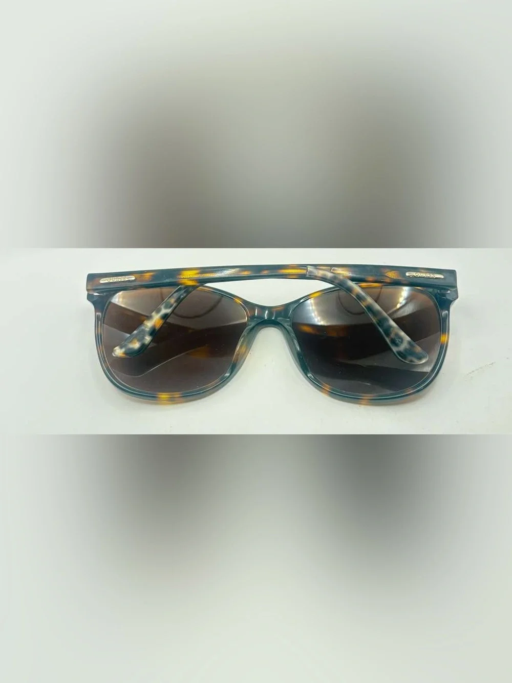 Guess wear listing brand