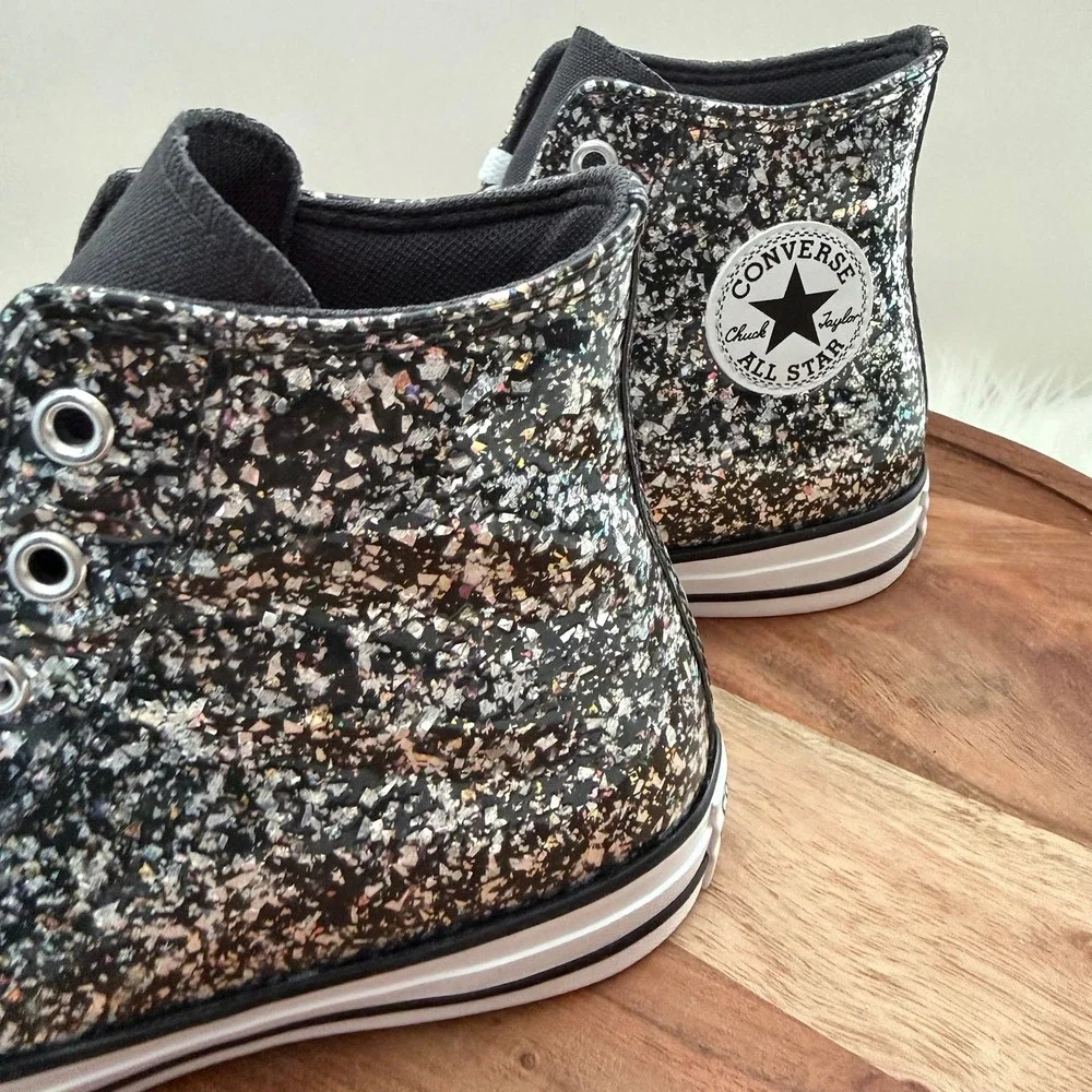 Converse youth size