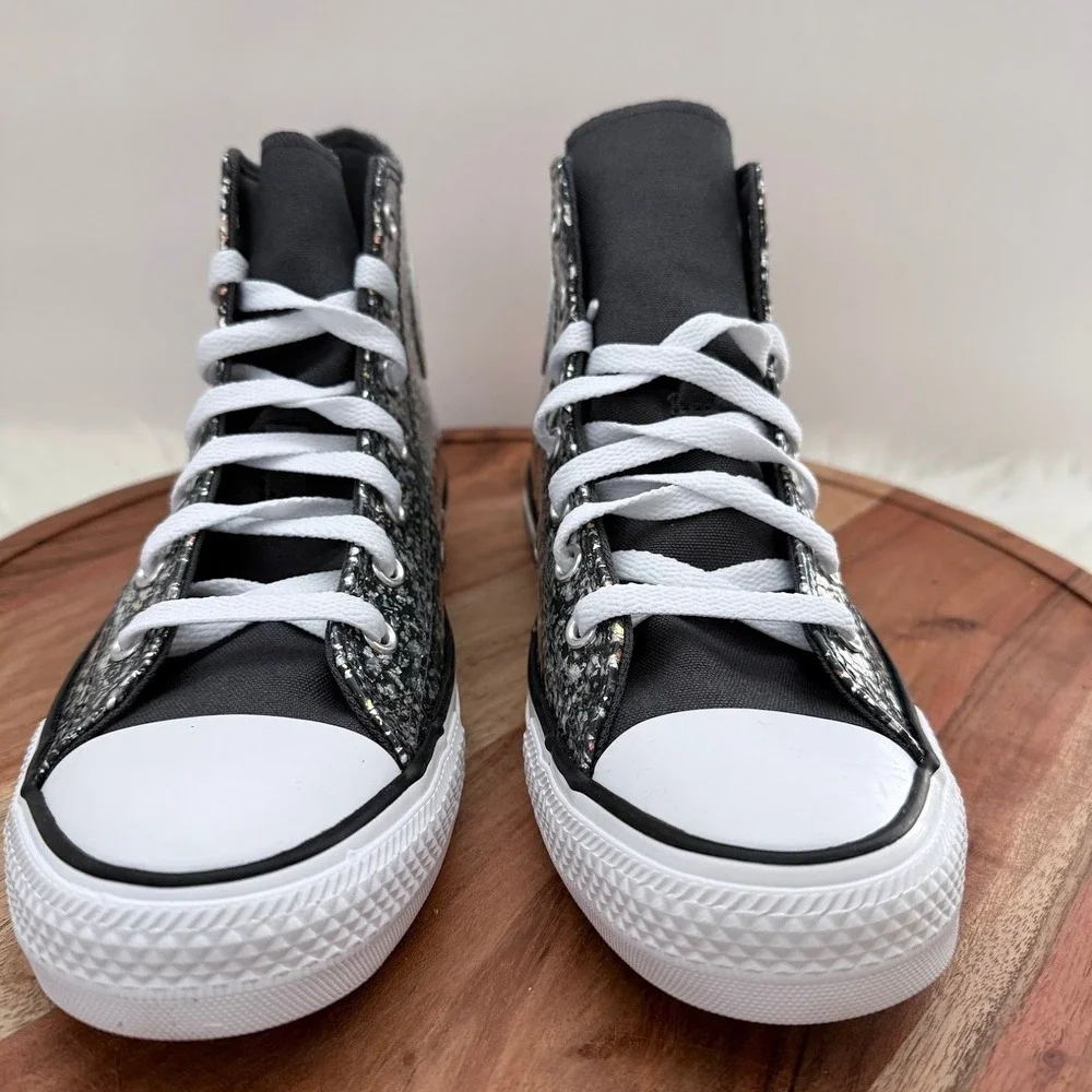 Converse youth size