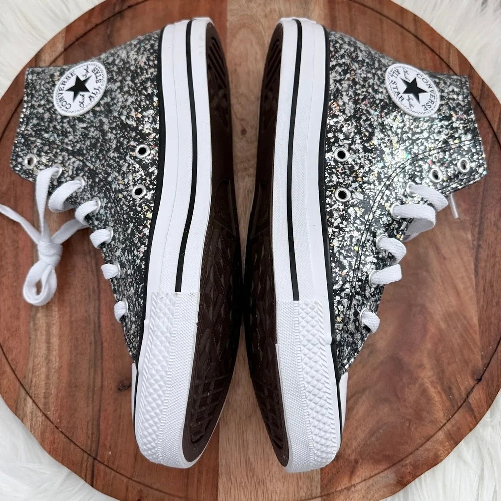 Converse youth size