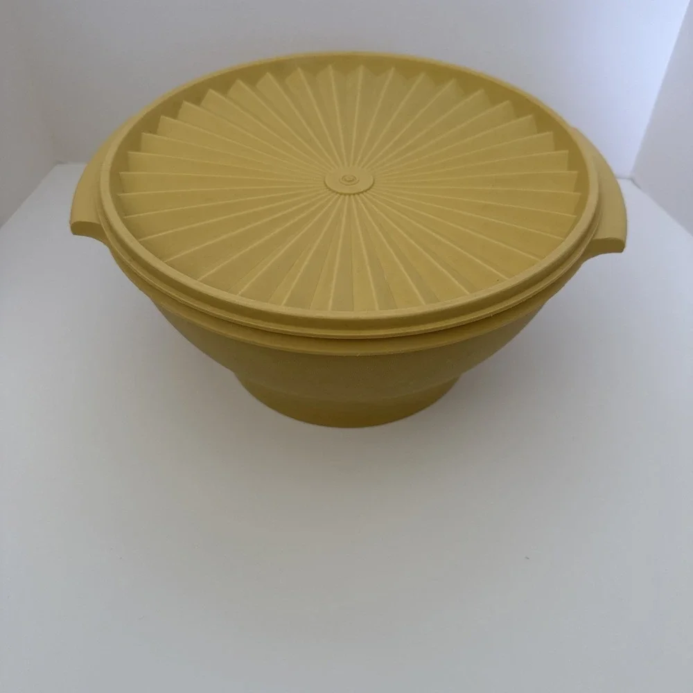 Vintage Tupperware Harvest Gold 880-8 Large Salad Bowl Container 10