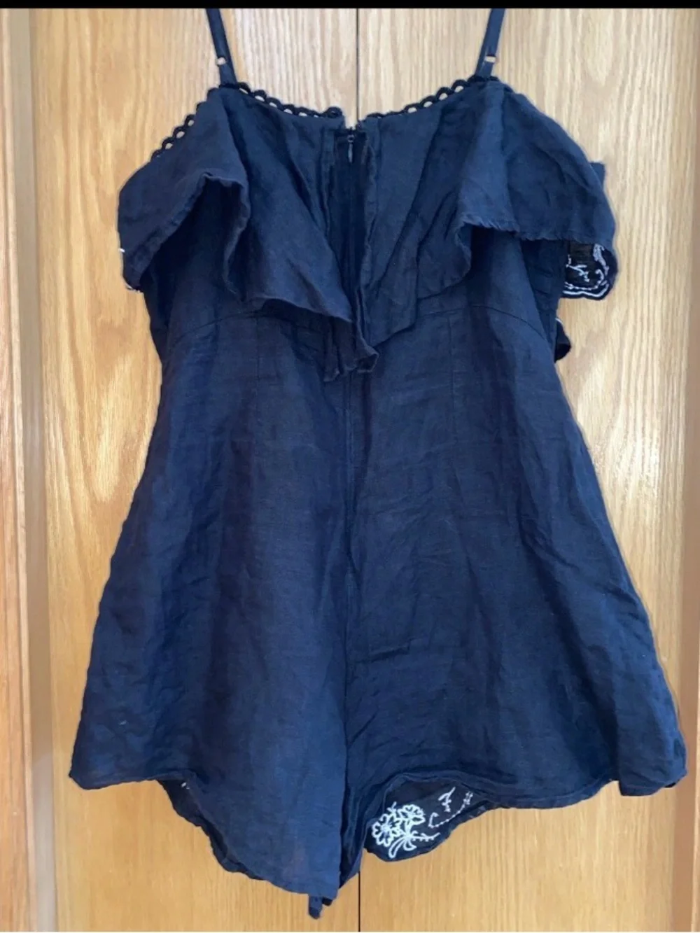 VENUS Romper Womens Sz 6 Black Sleeveless Embroidered Floral Festival Boho Tank