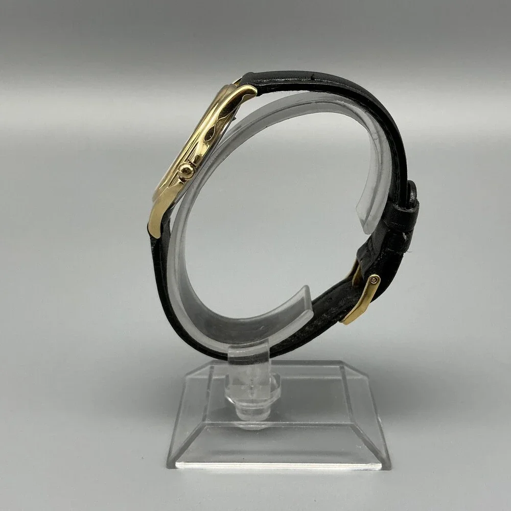 Movado see photos