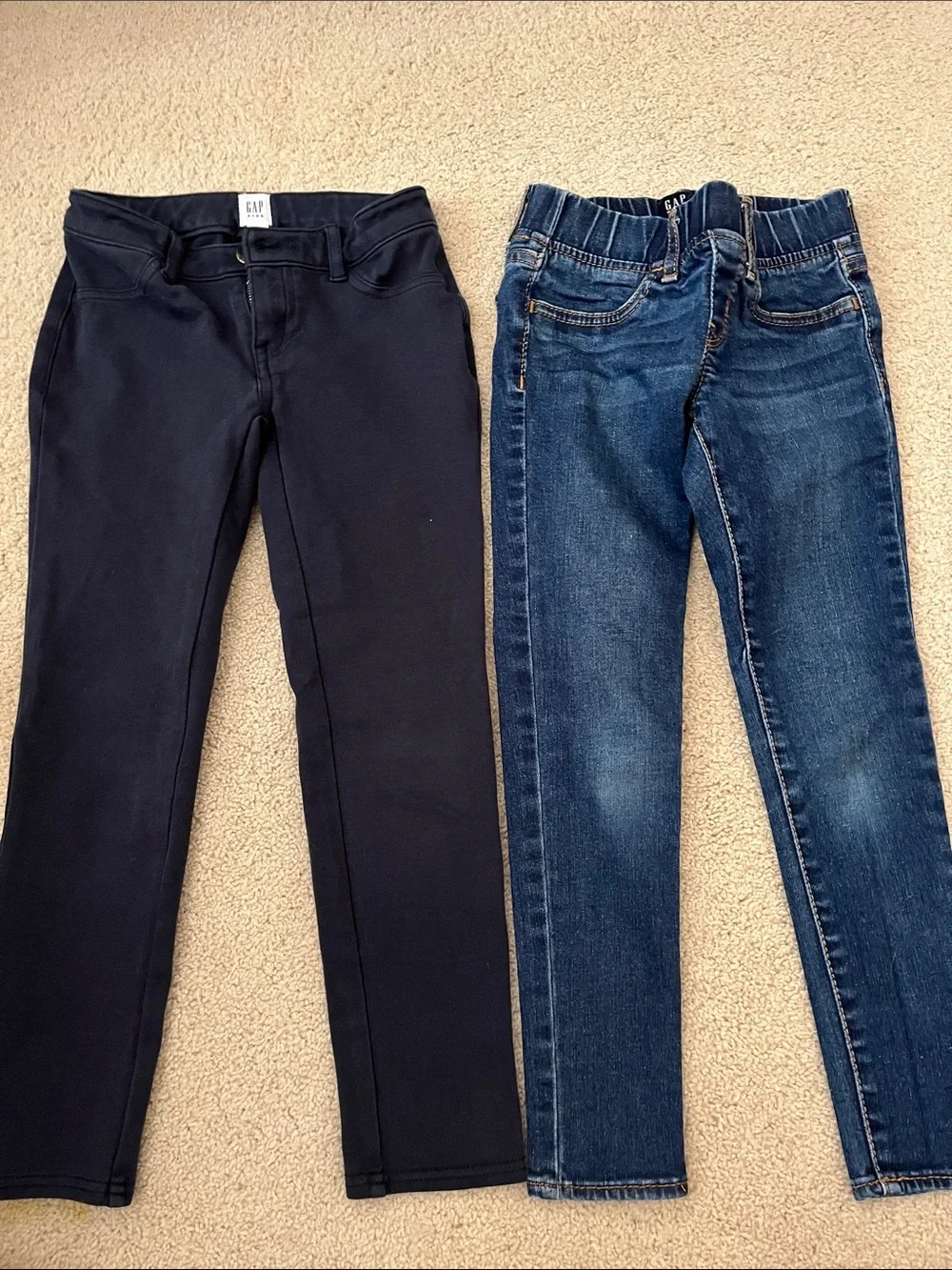 GAPKIDS soft navy Jeggings and Blue Denim stretch Jeggings Set. Girl’s size 6