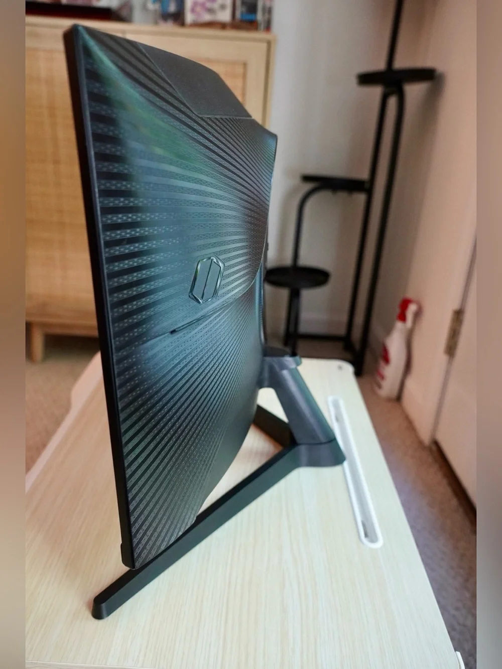Samsung Odyssey G5 27” (G55C series), curved gaming monitor