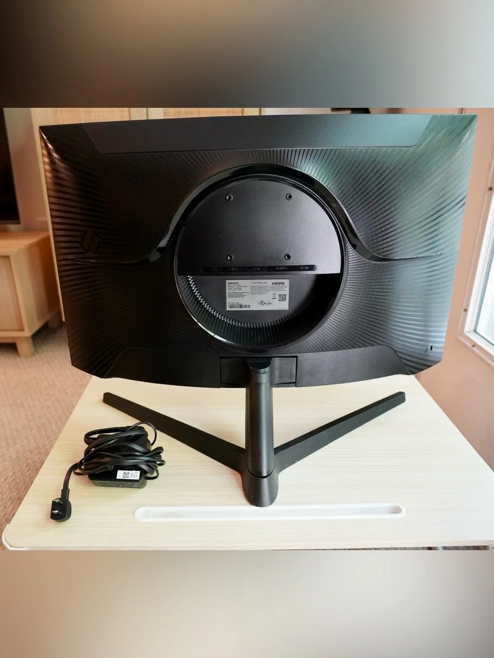 Samsung Odyssey G5 27” (G55C series), curved gaming monitor