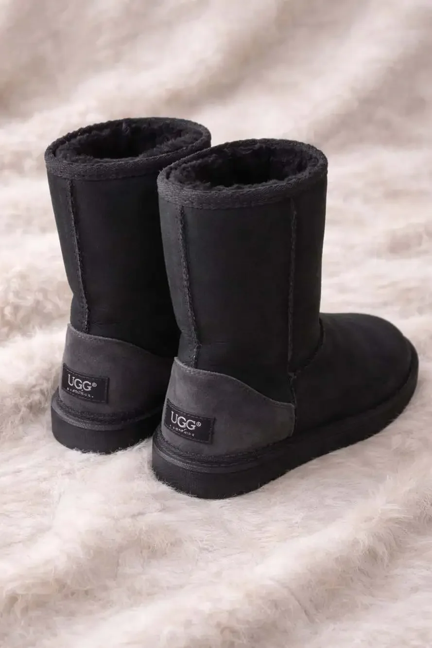 UGG Classic Short Boots Black Suede‎ Cozy Y2K Winter Women’s 6
