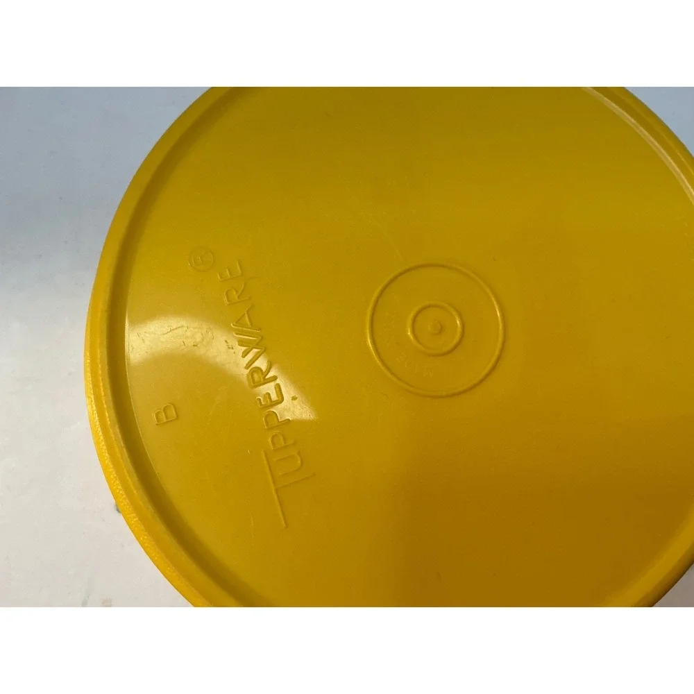 Tupperware preowned this