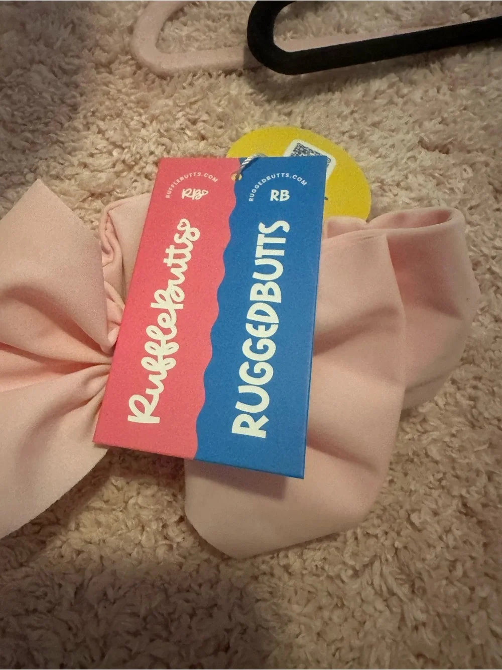 Ruffle Butts pale knot bow
