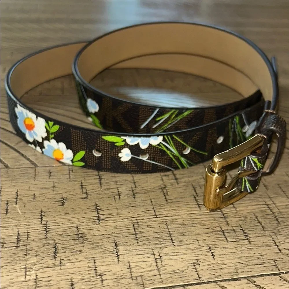 Michael Kors Daisy 🌼 MK Logo Belt Vegan 🌱 Chic Design! Large!