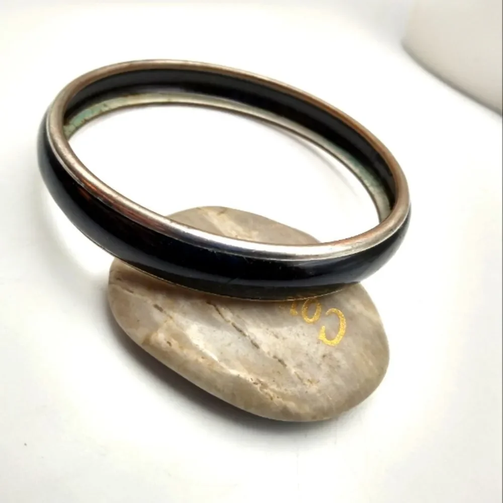 Vintage black disc spacer bangle bracelet simple jewelry staple wardrobe classic
