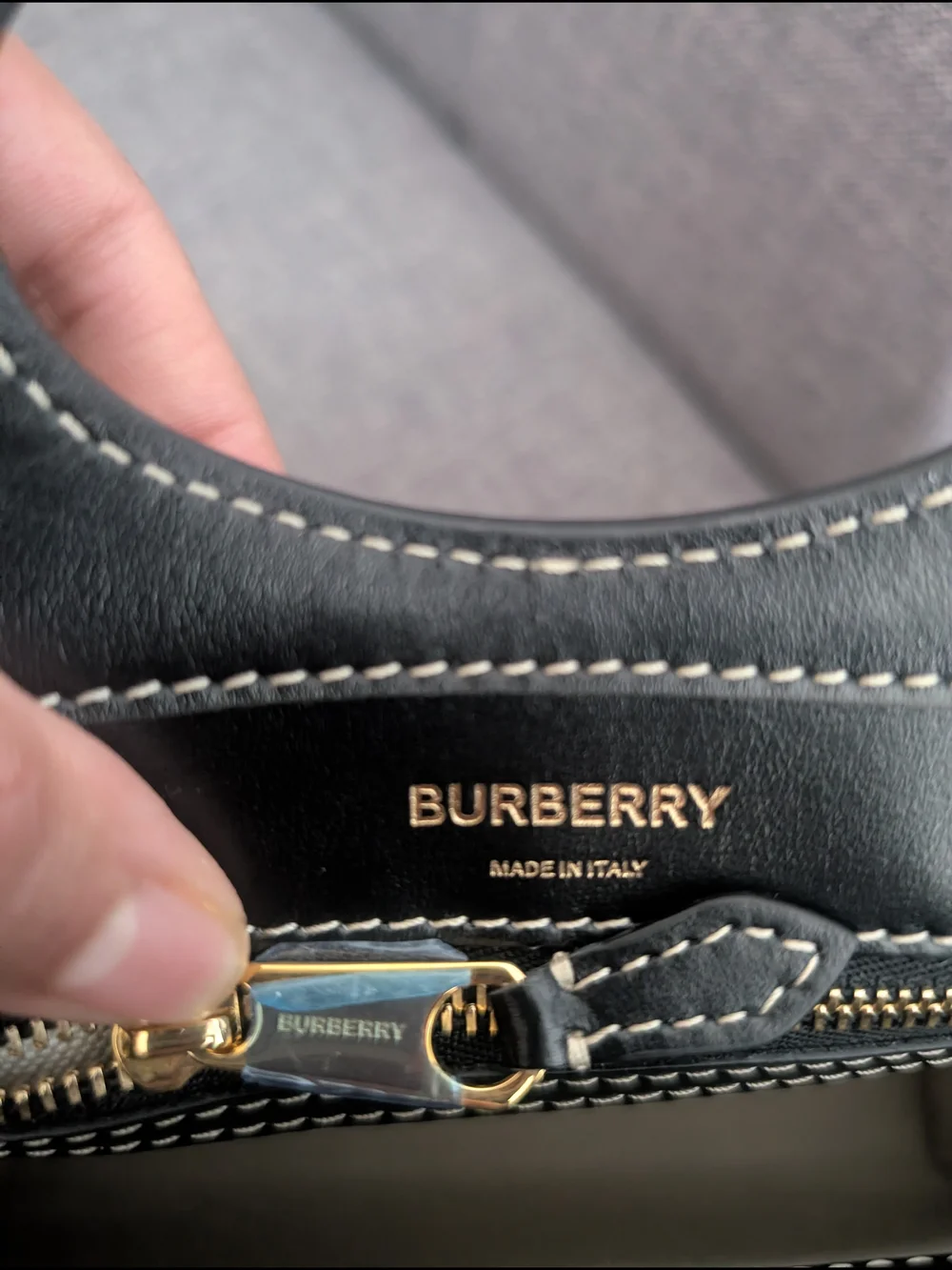 Burberry elegant tote