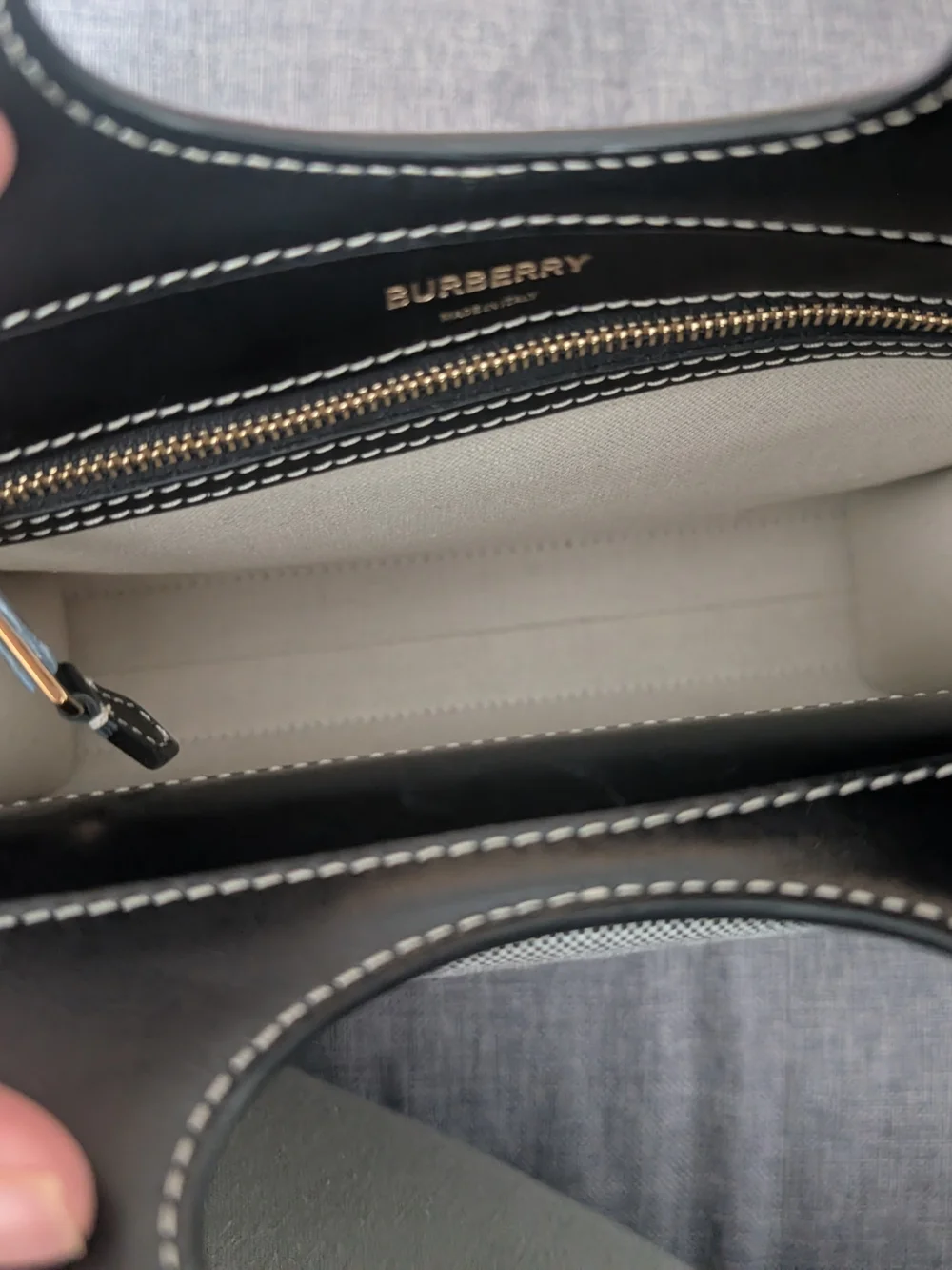 Burberry elegant tote