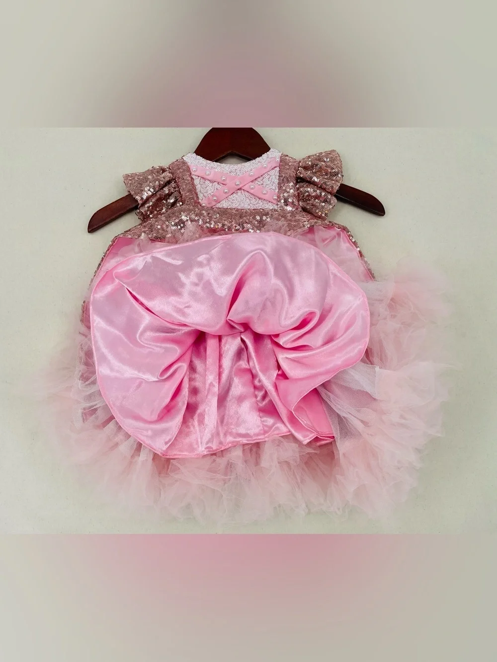 N/A tulle stage