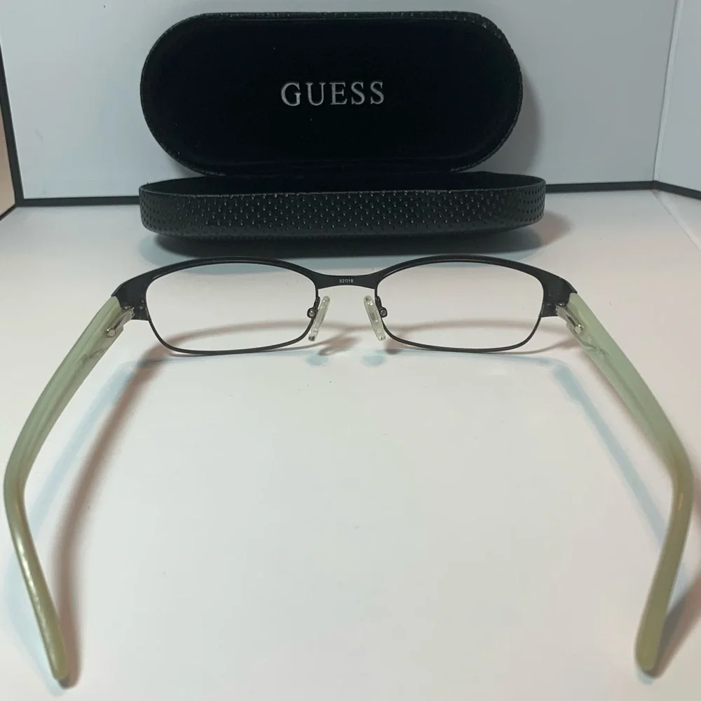 Guess full rim