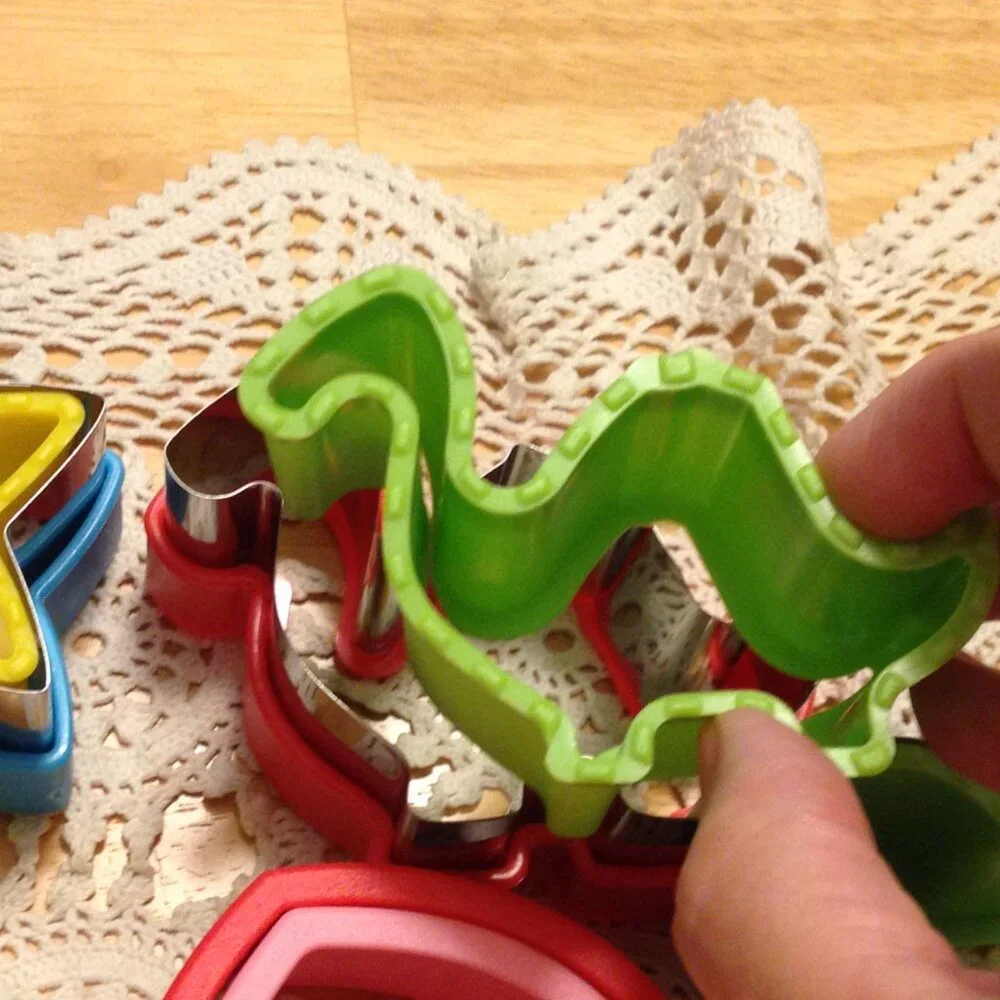 DIY Sandwich, bread cutter and sealer for kids