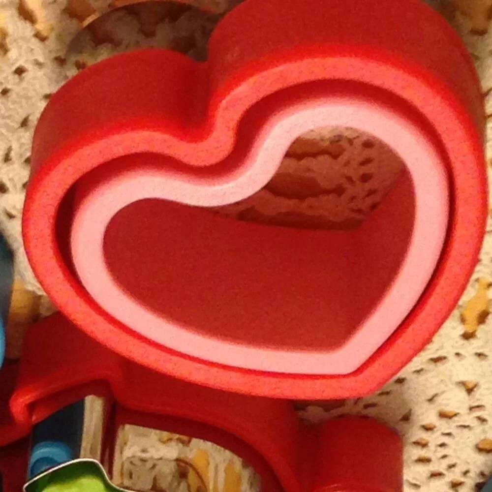 DIY Sandwich, bread cutter and sealer for kids