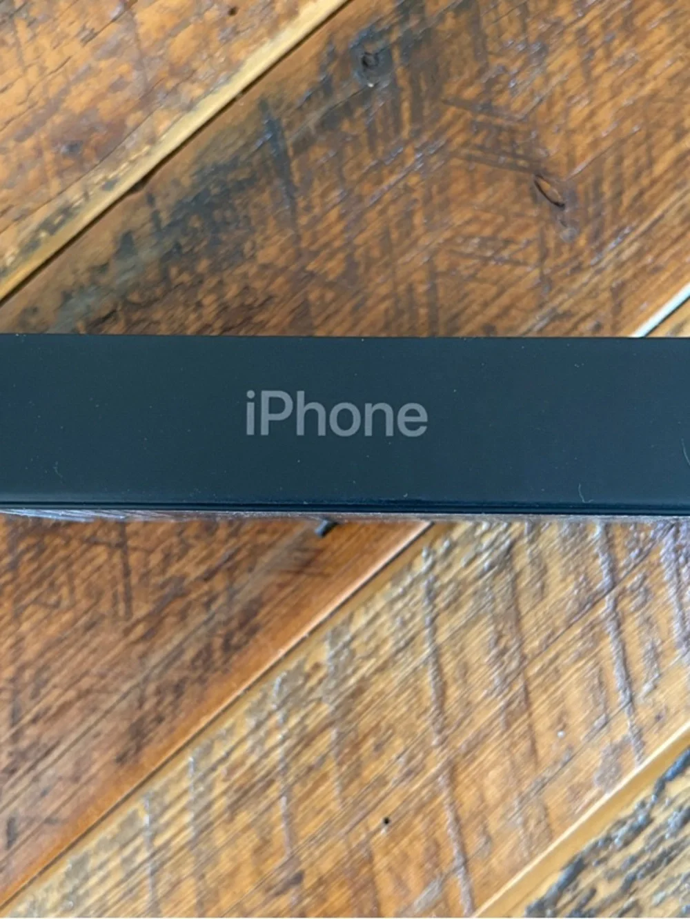 Apple empty box