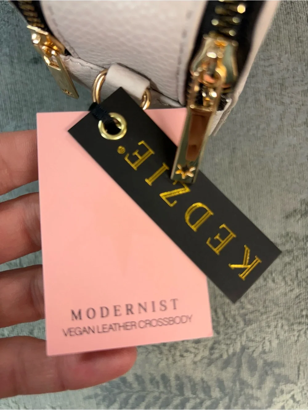 Kedzie compact pebble