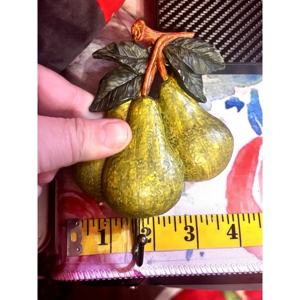 Vintage AEP Bellmawr NJ resin Green Pear, Fruit Themed kitchen wall hook Retro