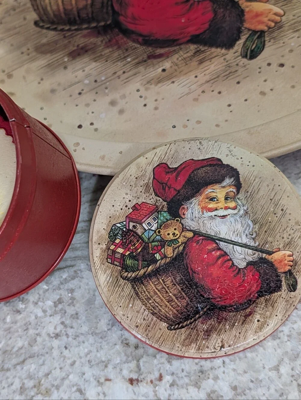 2 Vintage 1986 Potpourri Press Santa Claus Christmas Tins Serving Platter Jar
