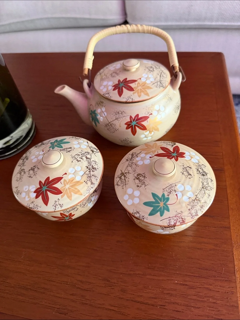 N/A cream ceramic