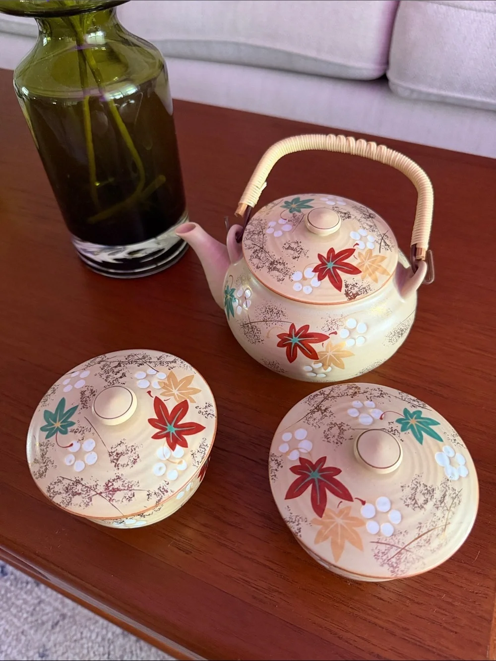 N/A cream ceramic