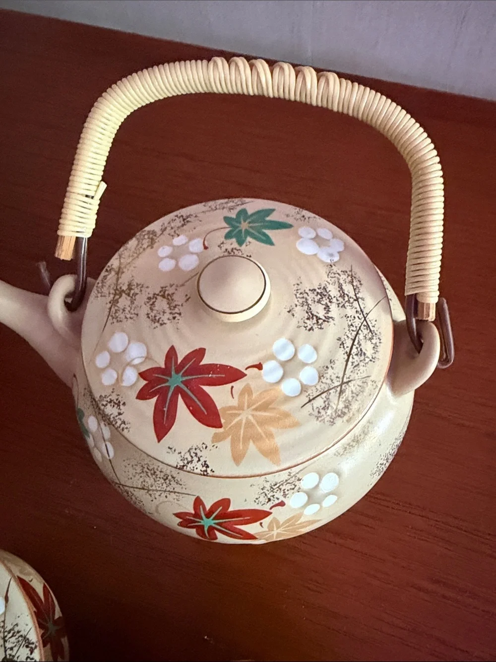 N/A cream ceramic