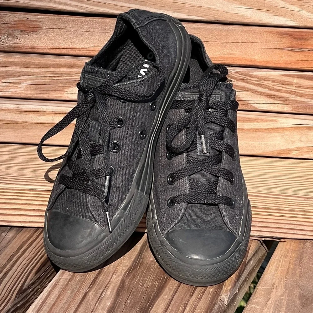 Converse all black