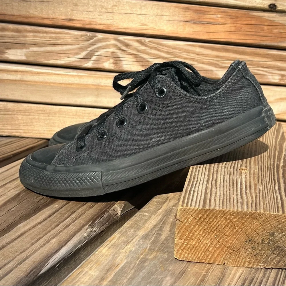 Converse all black