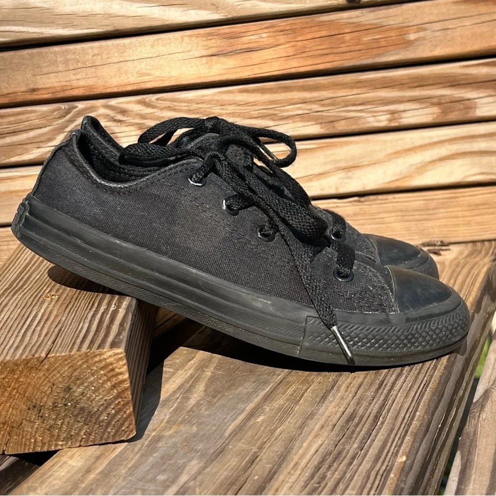 Converse all black