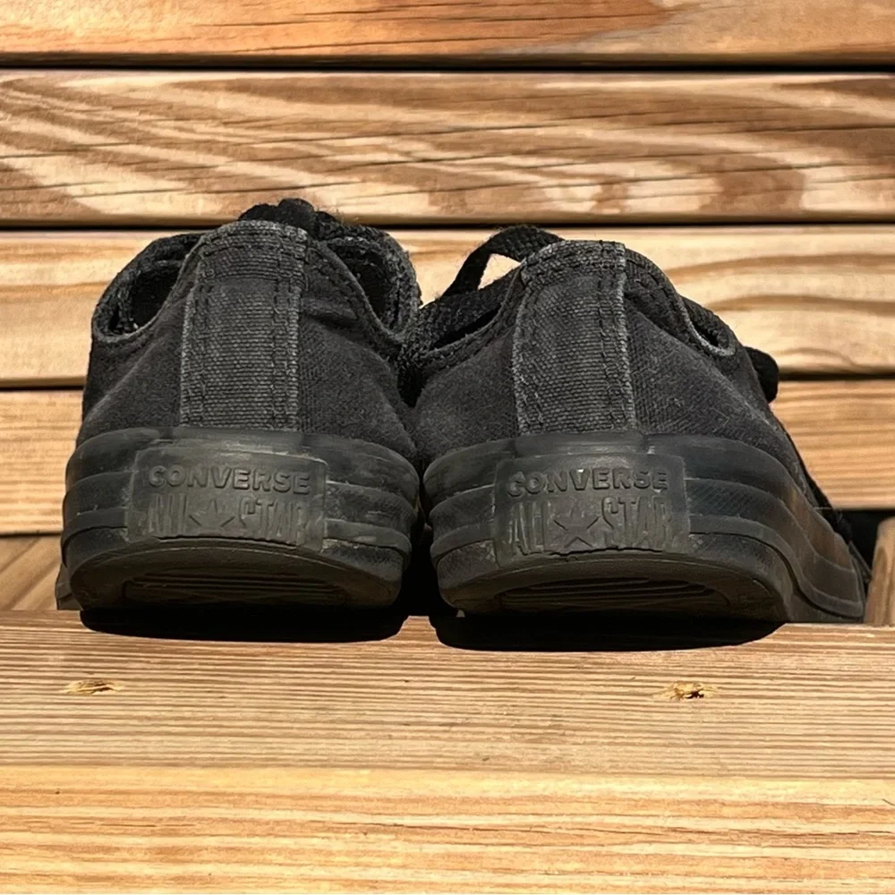 Converse all black